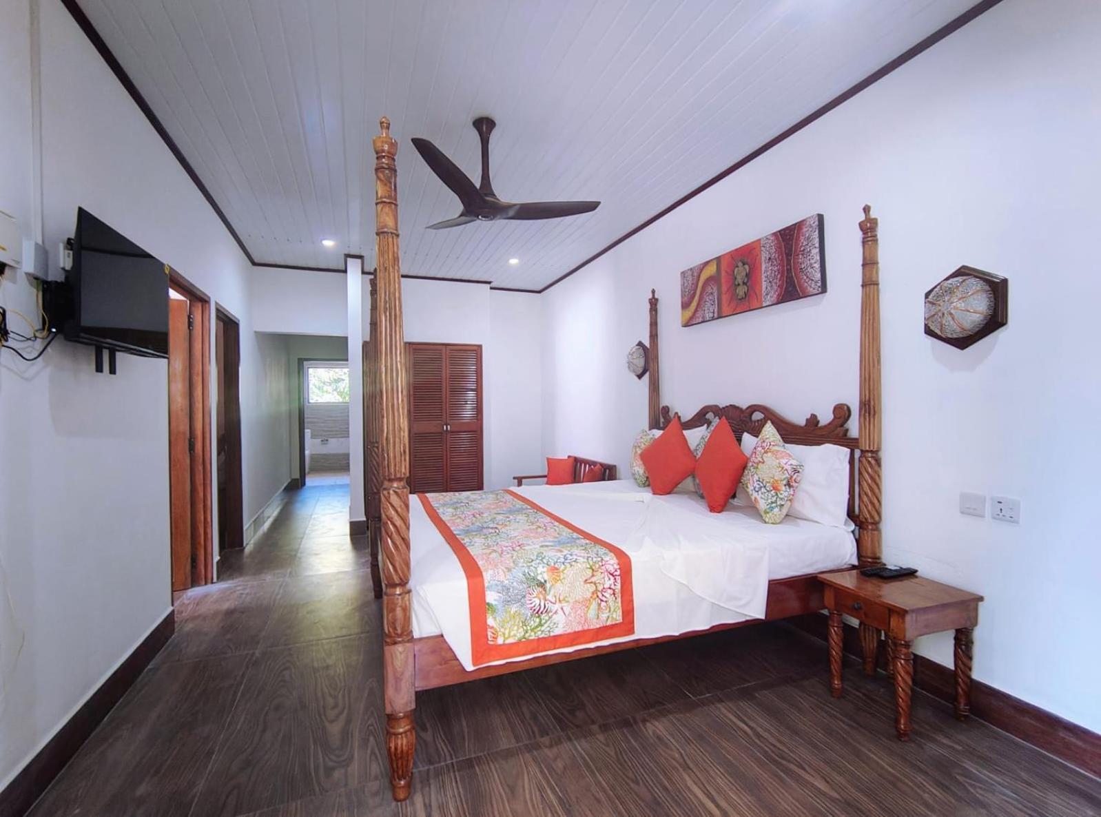 The Islander Hotel Grand Anse  Bagian luar foto