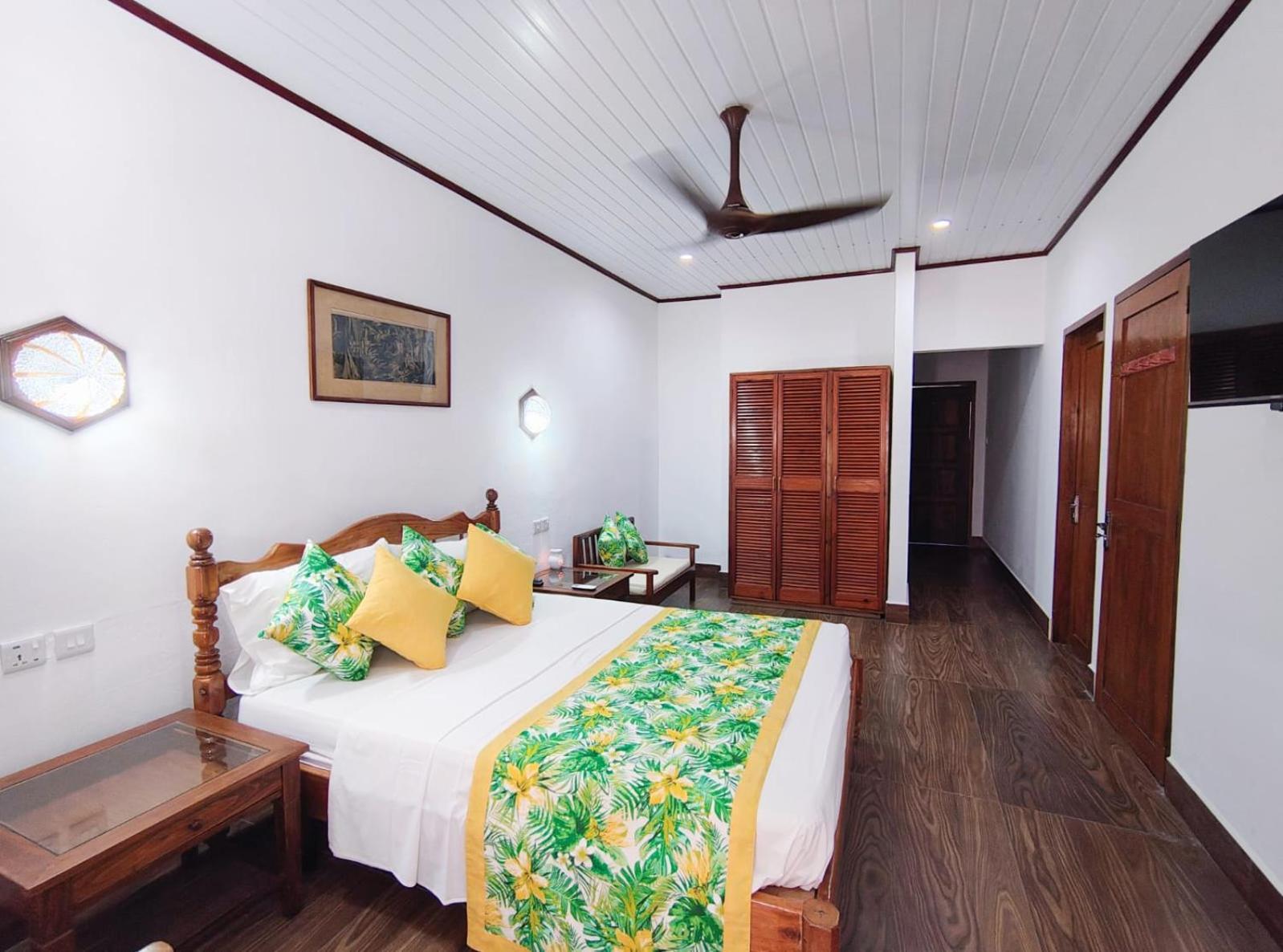 The Islander Hotel Grand Anse  Bagian luar foto