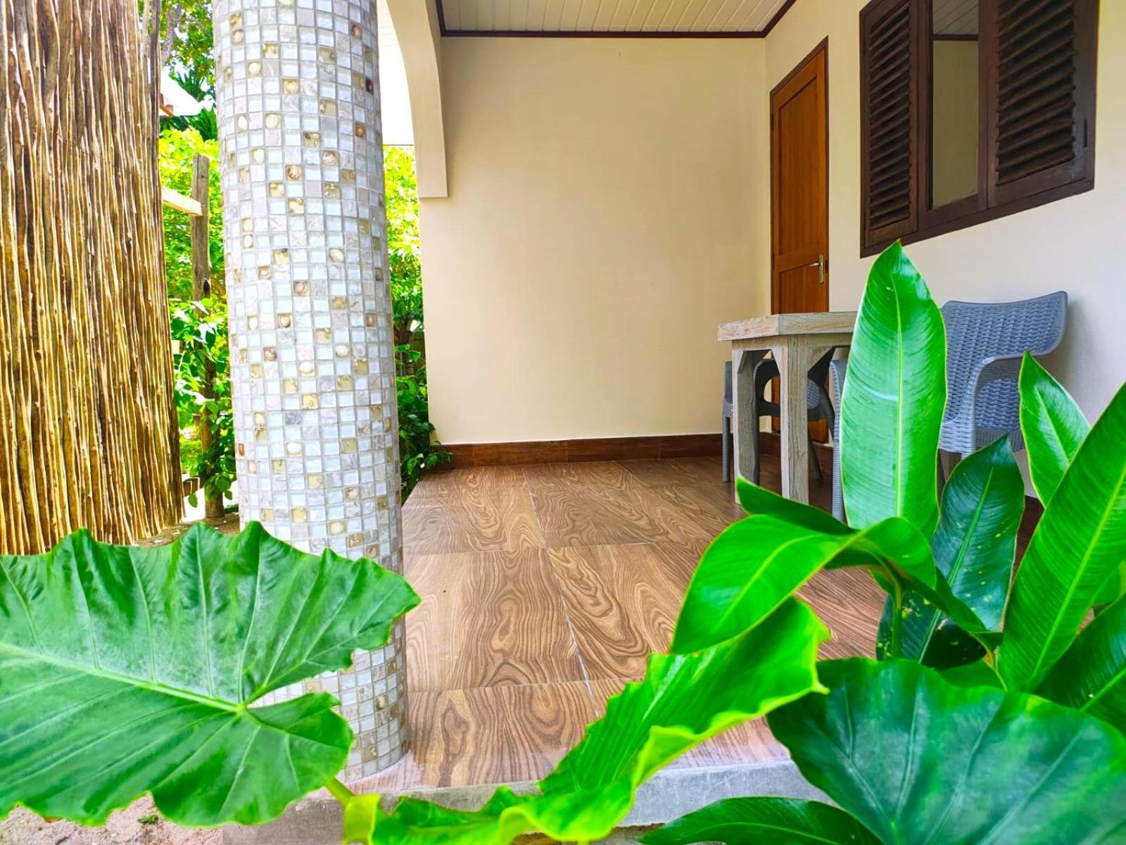 The Islander Hotel Grand Anse  Bagian luar foto