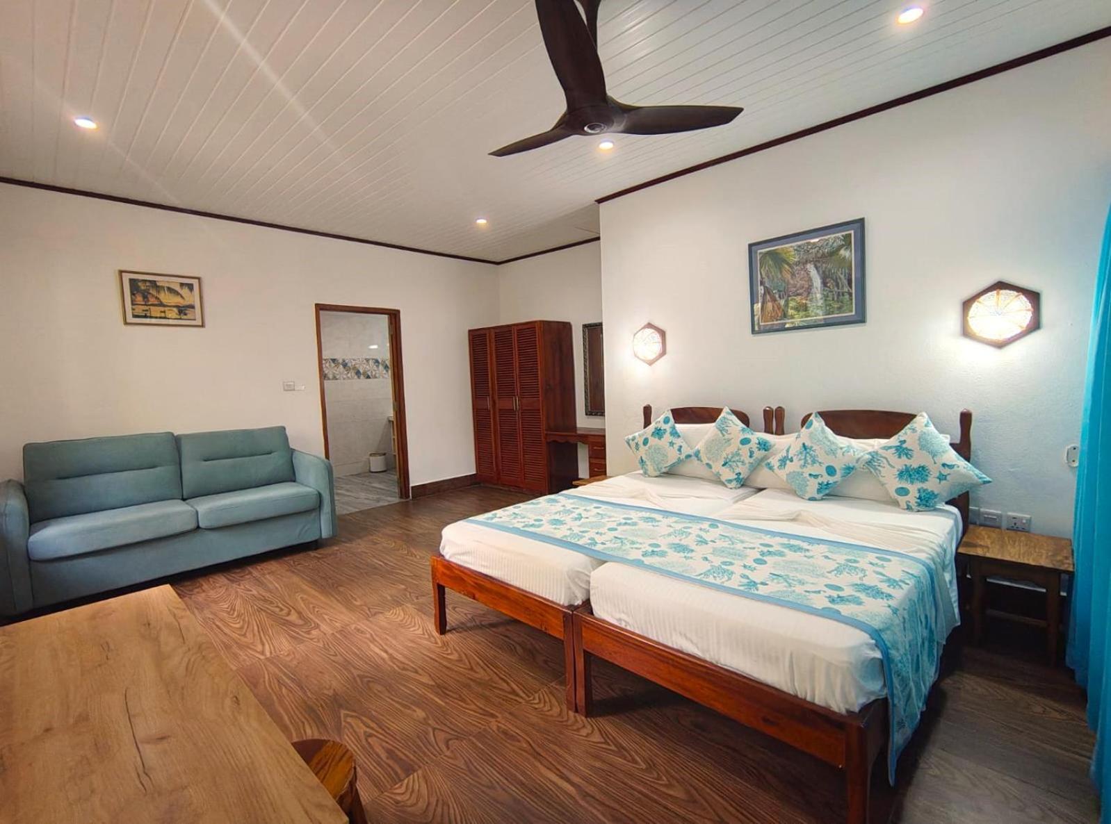 The Islander Hotel Grand Anse  Bagian luar foto