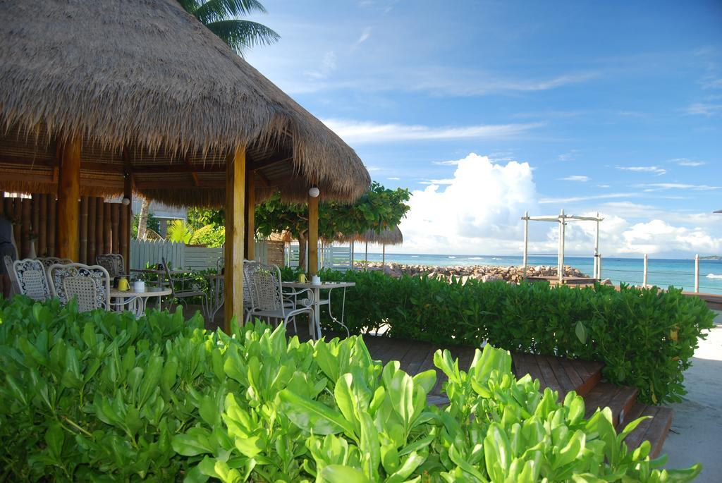 The Islander Hotel Grand Anse  Bagian luar foto