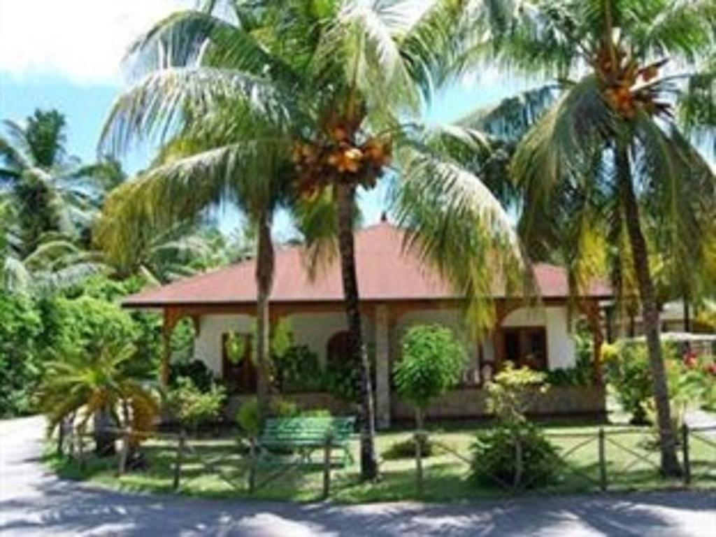 The Islander Hotel Grand Anse  Bagian luar foto
